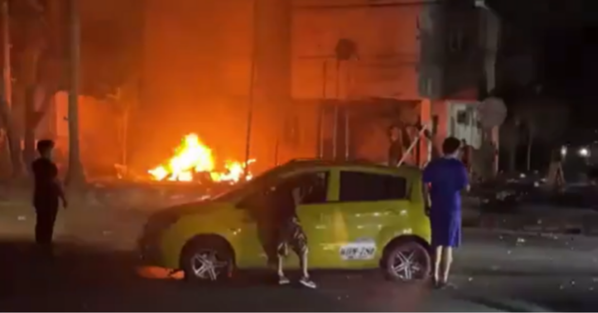 Carro bomba explota frente a estación policial y deja un muerto y al menos 11 heridos en Colombia