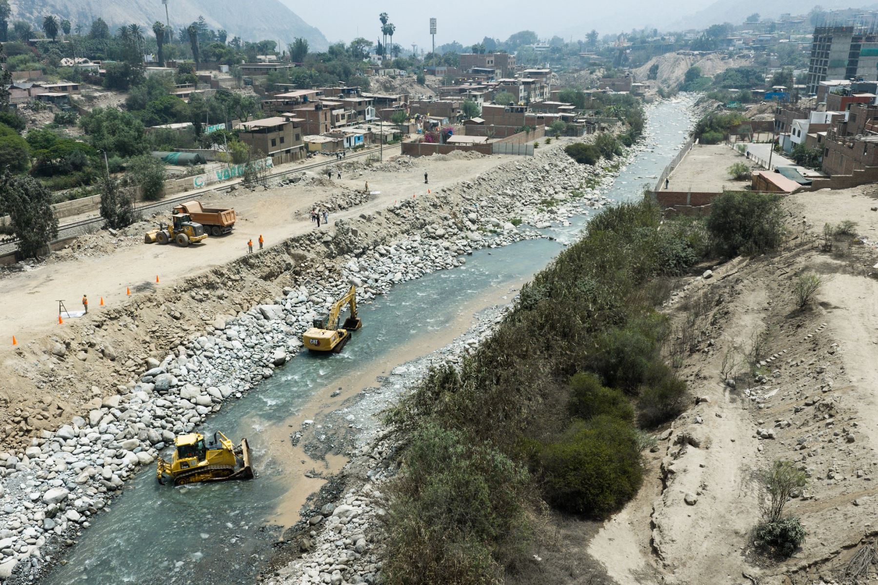 El Niño: Ejército del Perú acelera trabajos de descolmatación en río Piura
