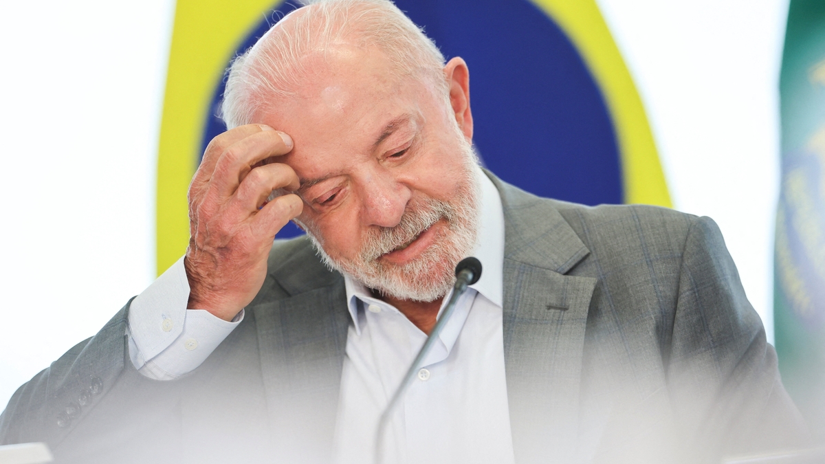 Una encuesta señala que la ventaja de Lula sobre Flávio Bolsonaro se redujo de cara a la primera vuelta en Brasil